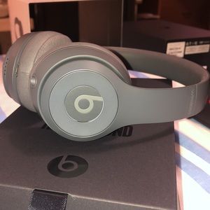 Beats Solo 3 Wireless Noise Cancelling Headphones